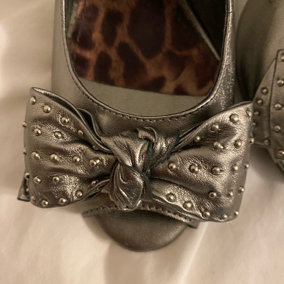 Ladies gently used high heel peekaboo pointy decorative toe  Gianni Bini 8M - Picture 5 of 11